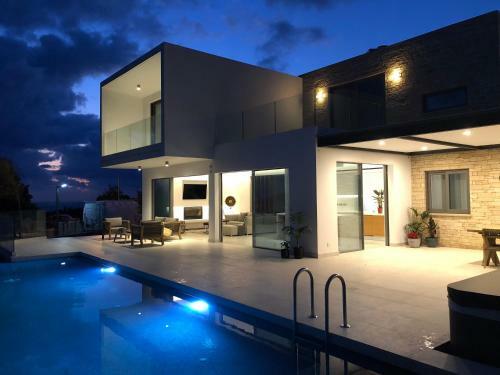 Villa Golden Shore