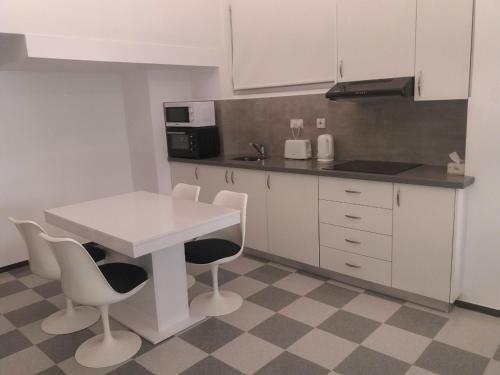 Limnaria Modern Apartments