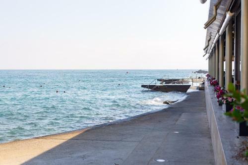 Apartamento Light House - Seafront Cosy Studio With Library