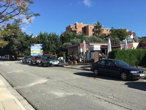 Nice Freshly Renovated Sea-view Apartment