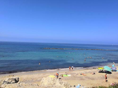 Nice Freshly Renovated Sea-view Apartment