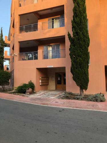 Limnaria Gardens: Sunny 2 Bed Apartment