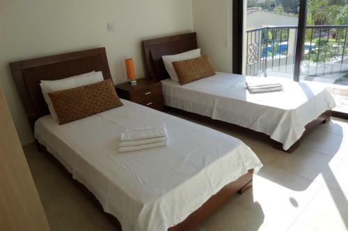 Modern 3 Bedroom Villa, Pool And Close To Golf Course