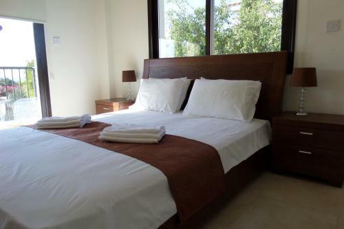 Modern 3 Bedroom Villa, Pool And Close To Golf Course