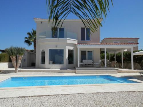 Luxury Villa With Panoramic Sea Views