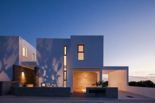 Lemon Grove Modern Villa