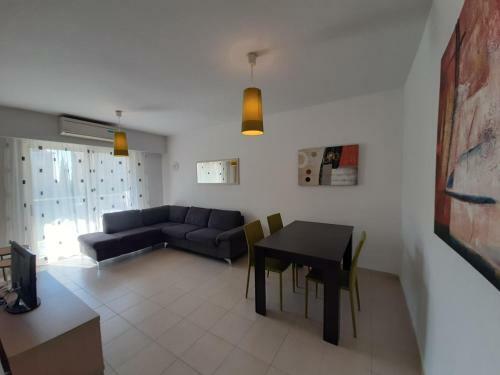 Elysia Park Cozy 2 Bedroom Apartment