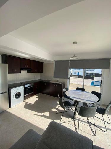 Cosy Apartment In Kato Paphos With Pool Access
