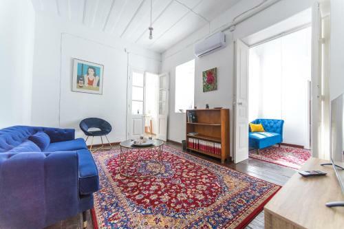 Town Apartment With Panoramic Seaview