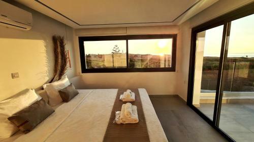 Phaedrus Living: Seaview Luxury Villa Venus