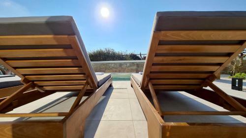 Phaedrus Living: Seaview Luxury Villa Venus