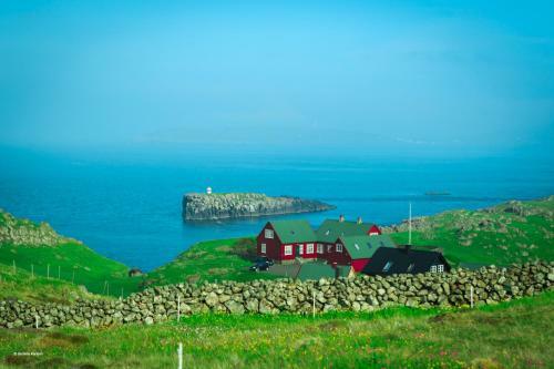 Faroeguide Seaview Villa And Apartment