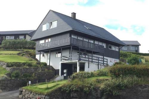 Faroeguide Seaview Villa And Apartment