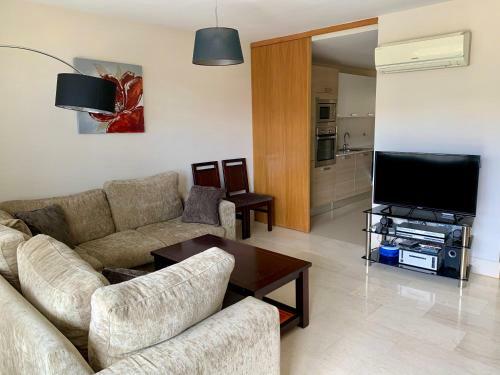 Townhouse 3 Bedrooms On The First Line