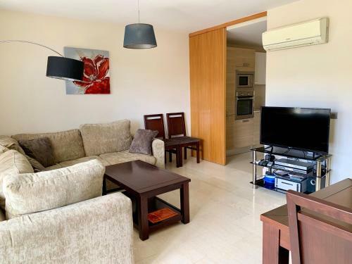 Townhouse 3 Bedrooms On The First Line