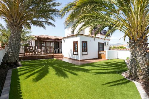 Spectacular Sunny Family Villa