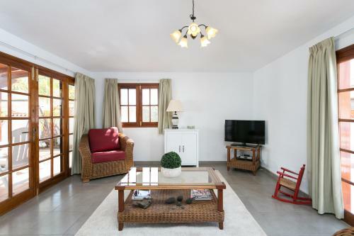Spectacular Sunny Family Villa