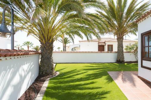 Spectacular Sunny Family Villa