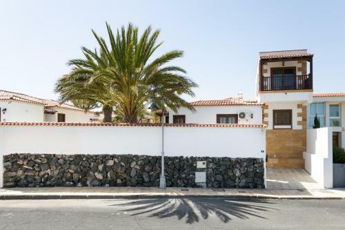 Spectacular Sunny Family Villa