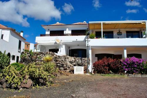 Front Line Apartment In Amarilla Golf