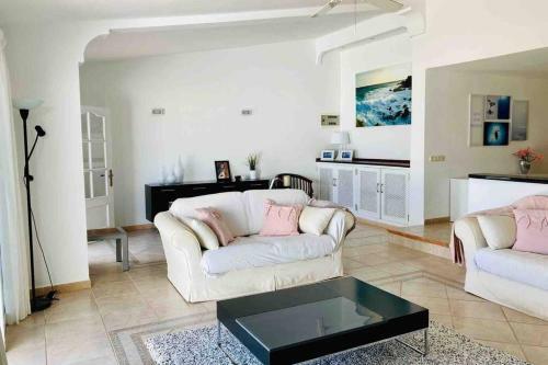 Villa With Sea View And Luxury Heated Pool