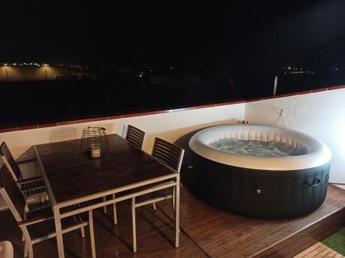 Apartamento Golfsur:jacuzzi/2bath/4bedroom/4tv-netflx/fastwifi