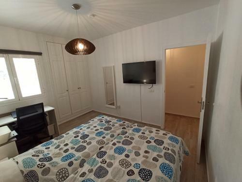 Apartamento Golfsur:jacuzzi/2bath/4bedroom/4tv-netflx/fastwifi