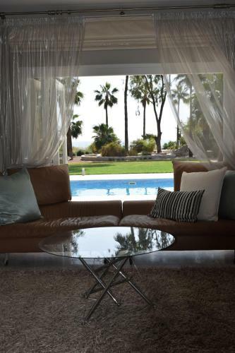 Deluxe First Line Villa