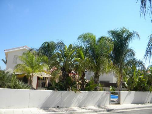 Villa Happiness
