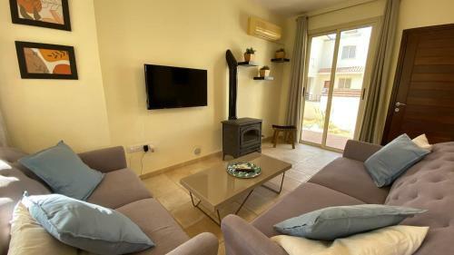 Serenity Villa Pervolia
