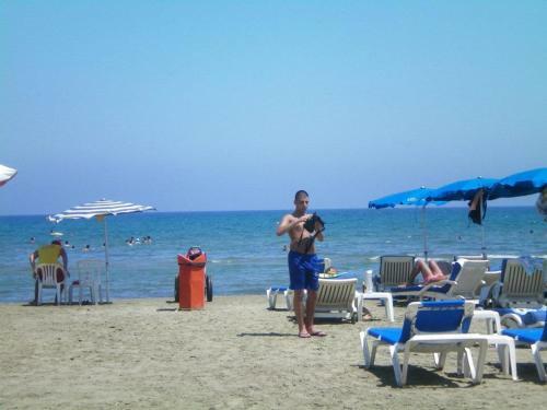 Excellent 2 Bed Apartment With Pool View, AC & Gym!
