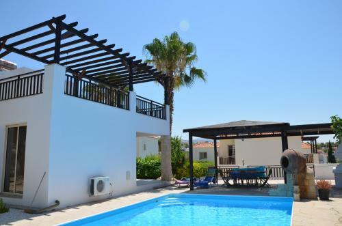 Paradise Villa 14-peyia