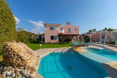 Villa Coral Bay View, Walking Distance To The Beach!