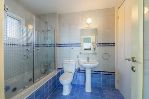 Villa Coral Bay View, Walking Distance To The Beach!
