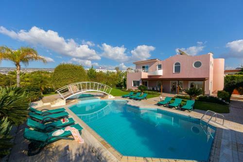 Villa Coral Bay View, Walking Distance To The Beach!