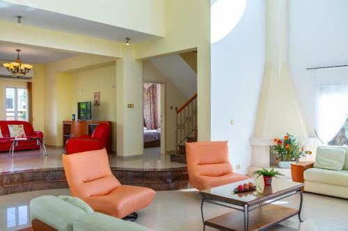 Villa Coral Bay View, Walking Distance To The Beach!