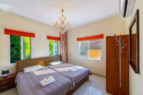 Villa Coral Bay View, Walking Distance To The Beach!