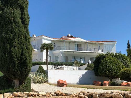 Villa White House For A Perfect Family Holiday