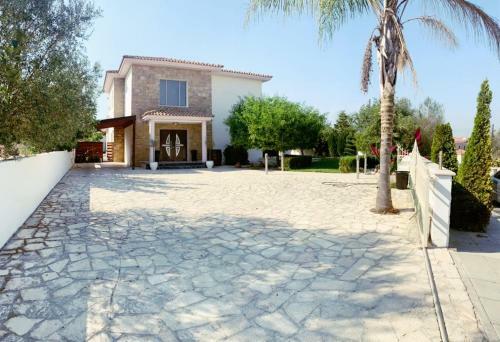 Paphos Holiday Villa 5bed