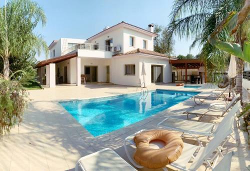 Paphos Holiday Villa 5bed