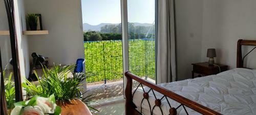 Thalassa Seaside Boutique Beach Apartment