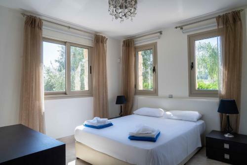 Villa Harmonia - 4 Bedroom Luxury Beach Front Villa With Private Swimming Pool