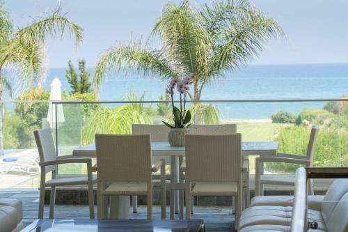 Villa Harmonia - 4 Bedroom Luxury Beach Front Villa With Private Swimming Pool