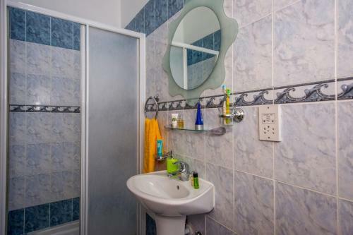 Androniki Luxury Villa Sea Views Pool Bbq Wifi A/c