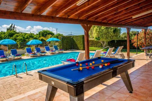 Androniki Luxury Villa Sea Views Pool Bbq Wifi A/c