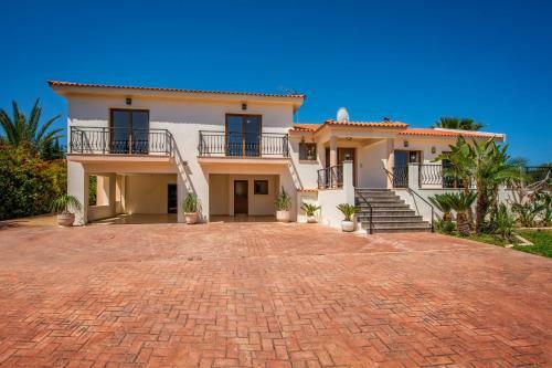 Androniki Luxury Villa Sea Views Pool Bbq Wifi A/c