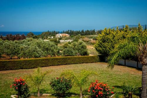 Androniki Luxury Villa Sea Views Pool Bbq Wifi A/c