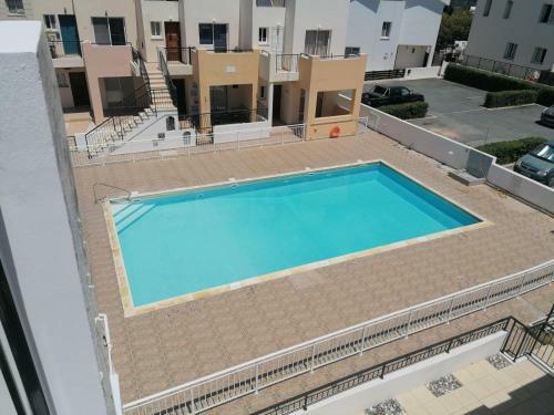 3 Bedroom 2 Bathroom Spacious Apartment With Communal Pool