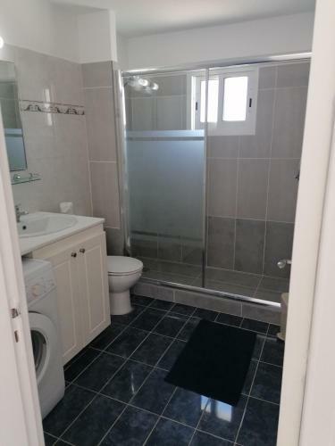 3 Bedroom 2 Bathroom Spacious Apartment With Communal Pool