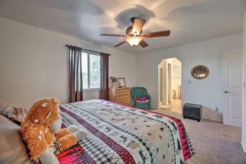 Peaceful Heber Getaway With Deck And Fire Pit!